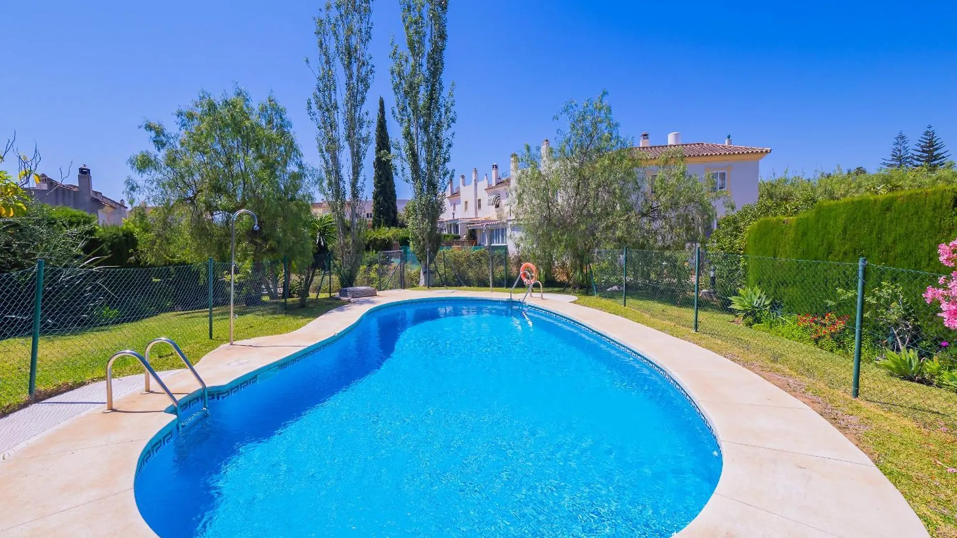 Cubo'S Townhouse Sierrezuela Villa Fuengirola
