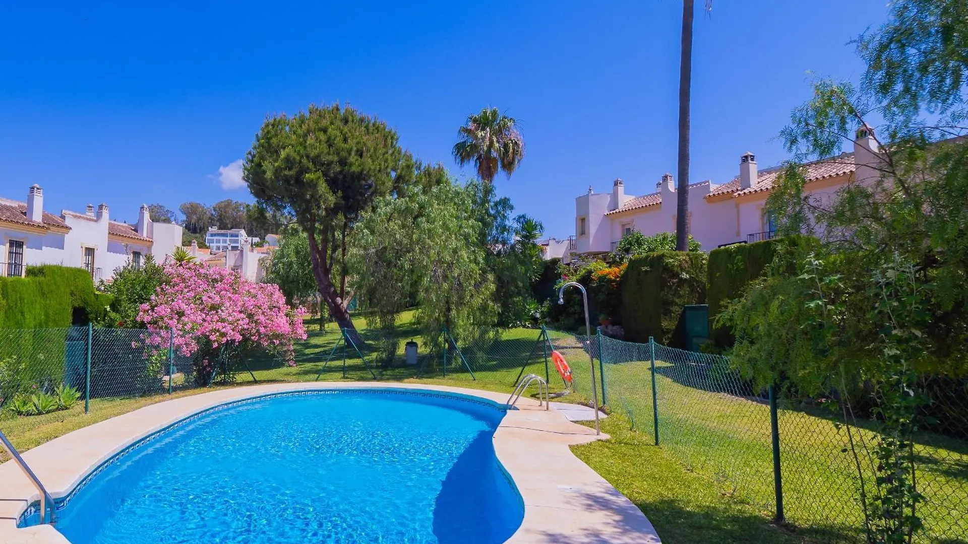 Cubo'S Townhouse Sierrezuela Villa Fuengirola Holiday home