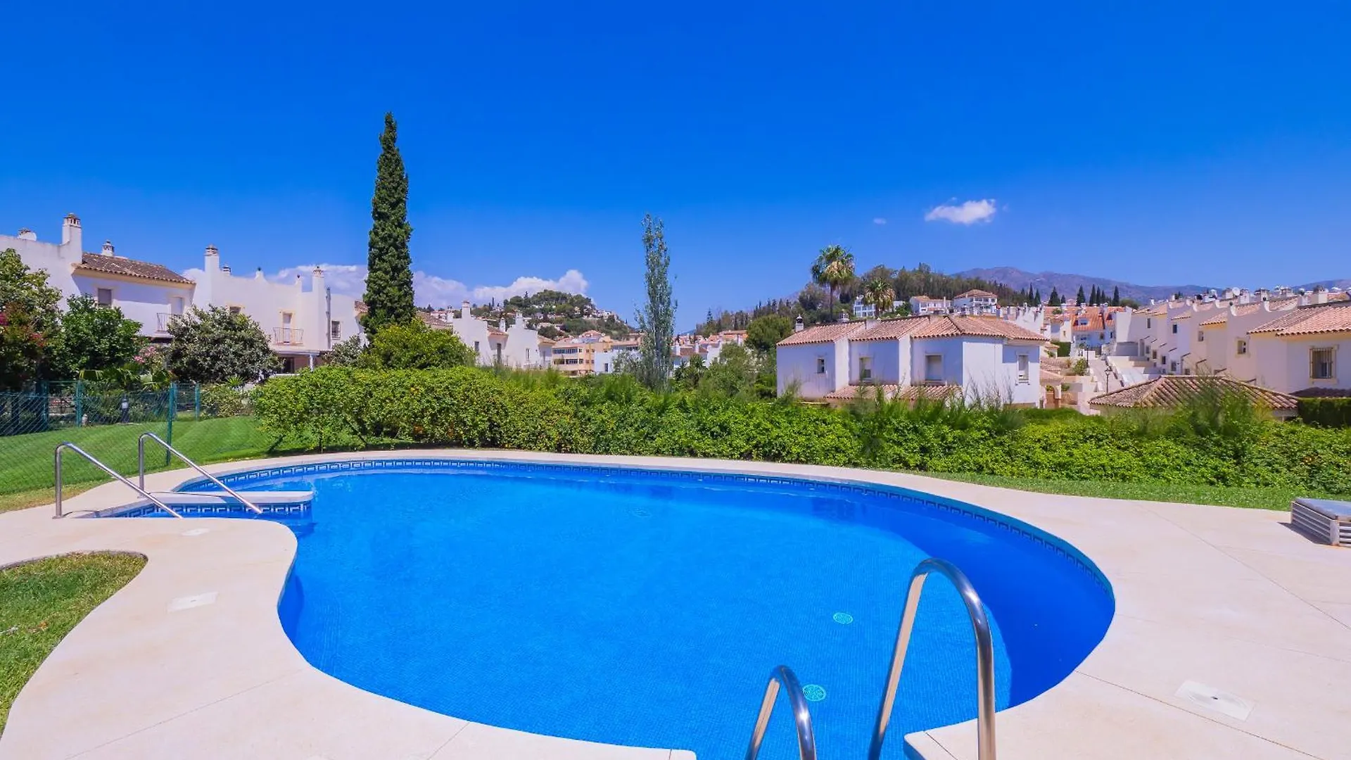 Cubo'S Townhouse Sierrezuela Villa Fuengirola Holiday home